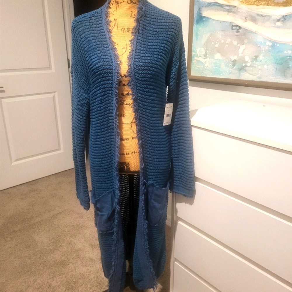 NWT  LONG SWEATER